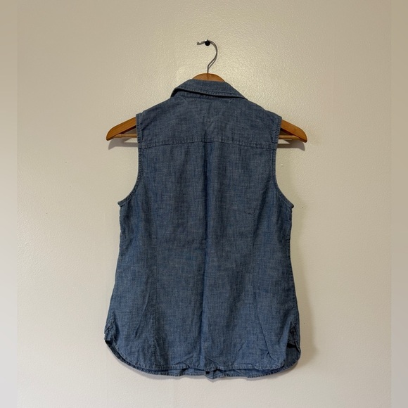 Tommy Hilfiger Blue Denim  Sleeveless Button up Blouse - Picture 2 of 7